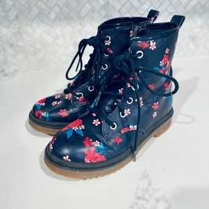 Primark Zippered-Lace Blooming Floral Boots